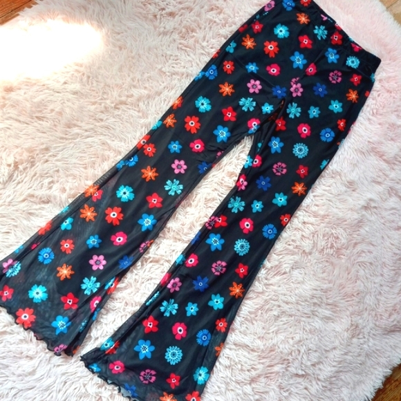 ❣️SOLD OUT online! Fit&flare flower retro lettuce edged mesh overlay bellbottoms - Picture 3 of 4